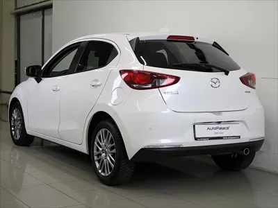 Mazda 2 1,5 G90 AT Rev. KAM. BEZKLÍČ 66 kW automat bílá