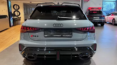 Audi RS 3 Sportback 2.5 TFSI 294kW quattro 2.5 TFSI 294 kW automat Šedá Kemora