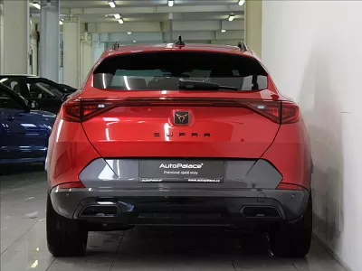 CUPRA Formentor 1,5 TSi DSG 31tkm. 5L.Zár.ČR 110 kW automat červená