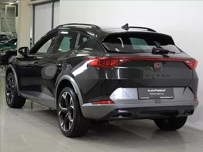 CUPRA Formentor 1,5 TSi DSG 21tkm. 5L.Zár.ČR 110 kW automat černá