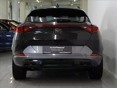 CUPRA Formentor 1,5 TSi DSG 21tkm. 5L.Zár.ČR 110 kW automat černá