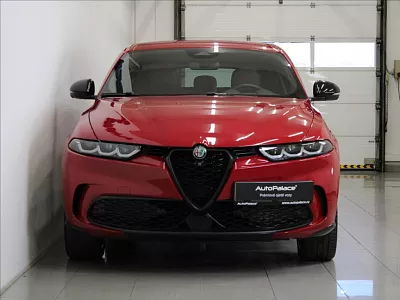 Alfa Romeo Tonale 1,5 T. e-Hybrid 160k VELOCE 117 kW automat červená