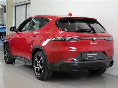 Alfa Romeo Tonale 1,5 T. e-Hybrid 160k VELOCE 117 kW automat červená