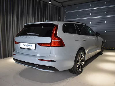 Volvo V60 Ultra B4 Dark 2.0 B4 145 kW automat Vapour Grey