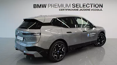 BMW iX xDrive50 385 kW automat Oxide Grey