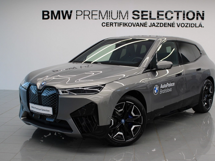 BMW iX xDrive50 385 kW automat Oxide Grey