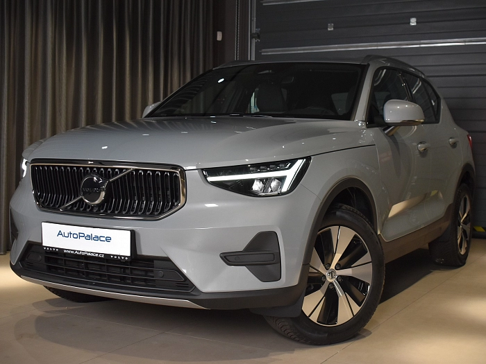 Volvo XC40 B4 2,0 B4 145 kW automat Vapour Grey