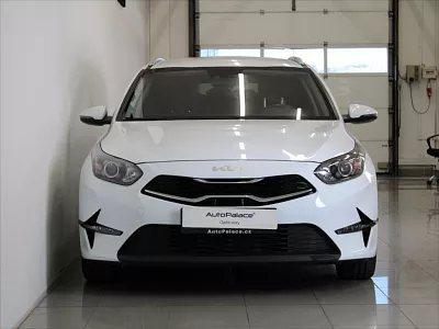 Kia Ceed 1,6 CRDi MHEV 100kW Exc.83tkm 100 kW bílá