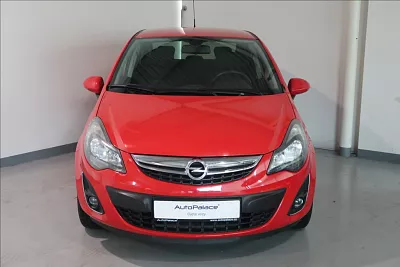 Opel Corsa 1,2 16V 63kW Cosmo 63 kW červená