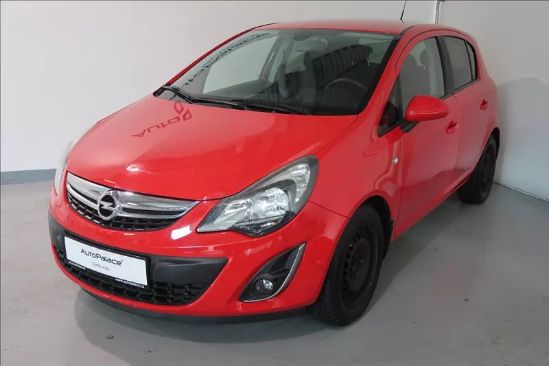 Opel Corsa 1,2 16V 63kW Cosmo 63 kW červená