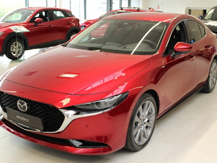 Mazda 3 2025 SDN 2,5L e-Skyactiv G140 6AT FWD 2,5L E-SKYACTIV 143 kW automat Soul Red Crystal