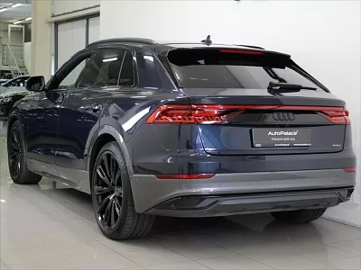 Audi Q8 3,0 50TDi S-Line 23" B&O ČR 210 kW automat modrá