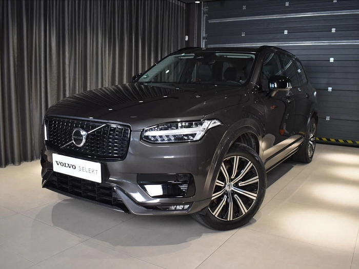 Volvo XC90 2,0 B5 AWD Plus Dark bezklíč 173 kW automat šedá