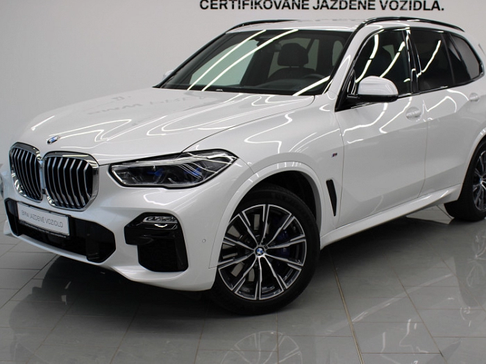 BMW X5 xDrive40i 250 kW automat mineral-weiss metallic