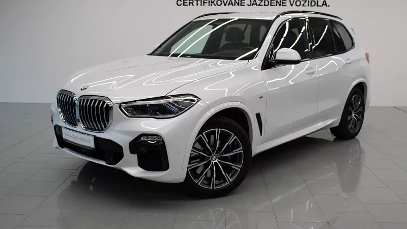 BMW X5 xDrive40i 250 kW automat mineral-weiss metallic