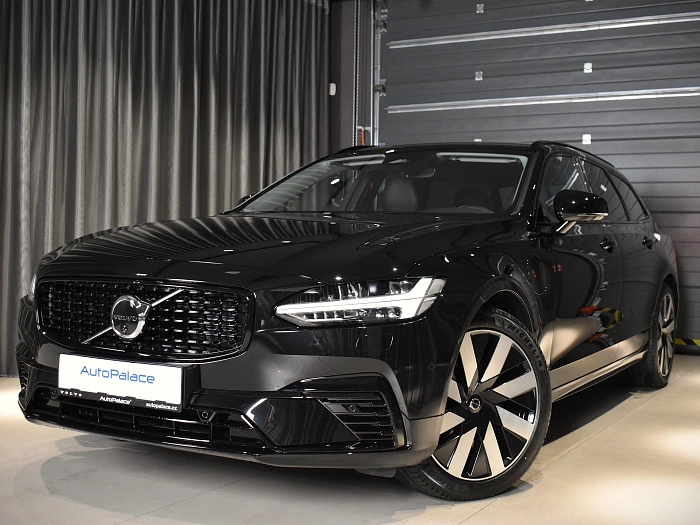 Volvo V90 PLUS DARK T6 PLUG-IN 2,0 T6 257 kW automat černá Onyx Black Metallic