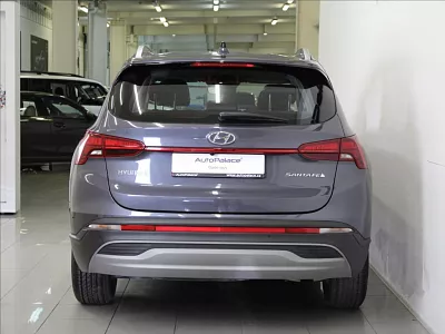 Hyundai Santa Fe 2,2 CRDi 142Kw 7-míst 32tkm.ČR 142 kW automat modrá