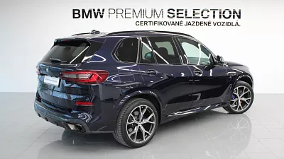 BMW X5 xDrive30d 210 kW automat Carbon Black