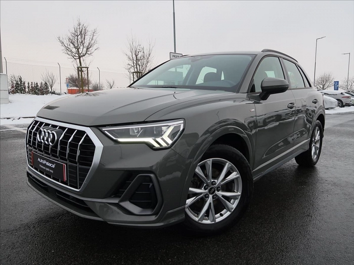 Audi Q3 1,5 35TFSI S-tronic S-line DPH 110 kW automat šedá