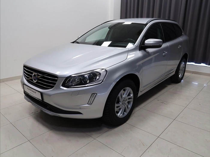 Volvo XC60 2,0 D4 Drive-E AUT 140 kW automat šedá metalíza